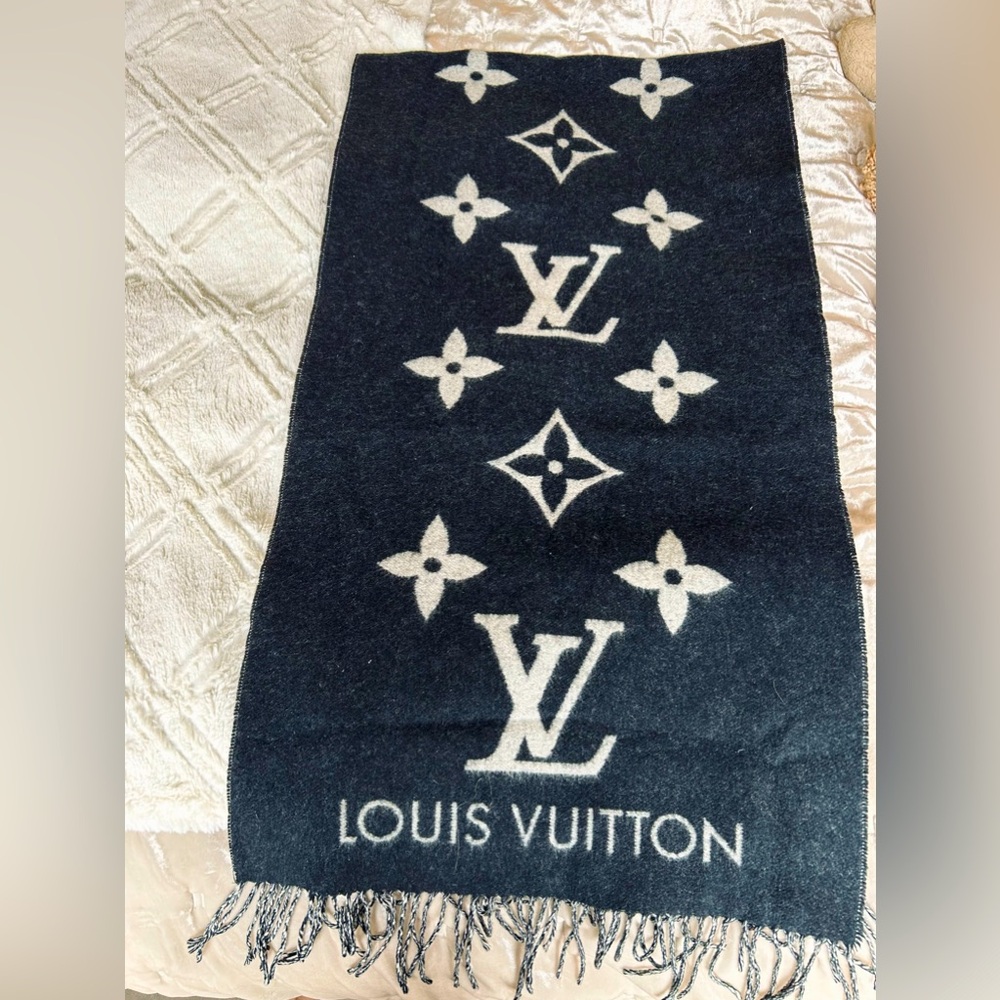 Louis Vuitton Black Cashmere Monogram Reykjavik Scarf